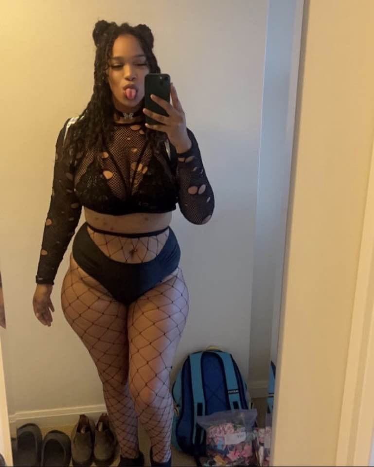 Kaitlyn and leah slut sisters and there friends rate those sluts in comment dm or kik : saa5642