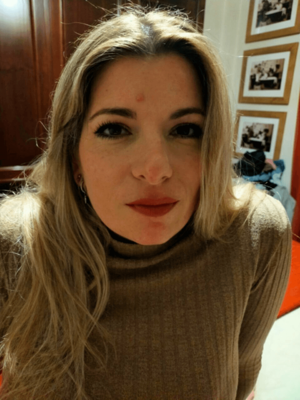 Click to view full size Busty girlfriend does glory holes and BBC