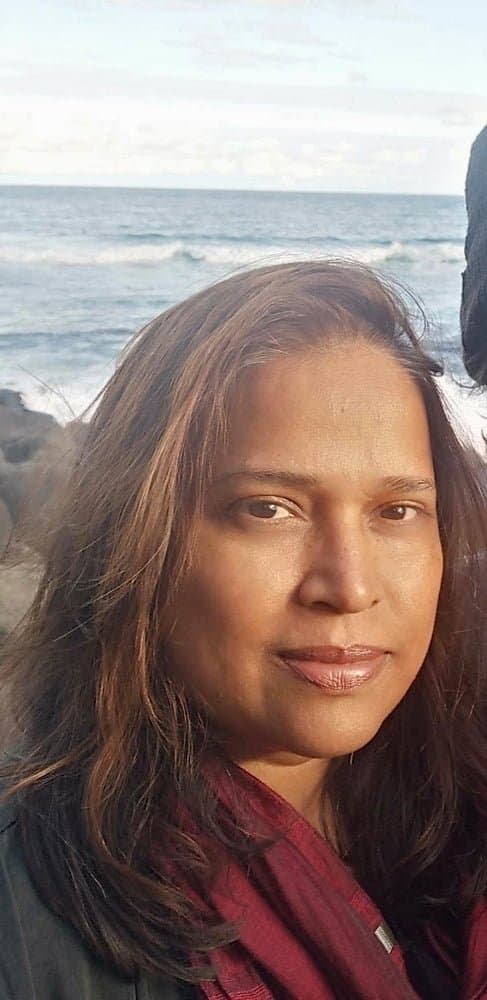 Voluptuous bhabhi from Dhaka, Bangladesh. No one could resist to pound this bhabhi????