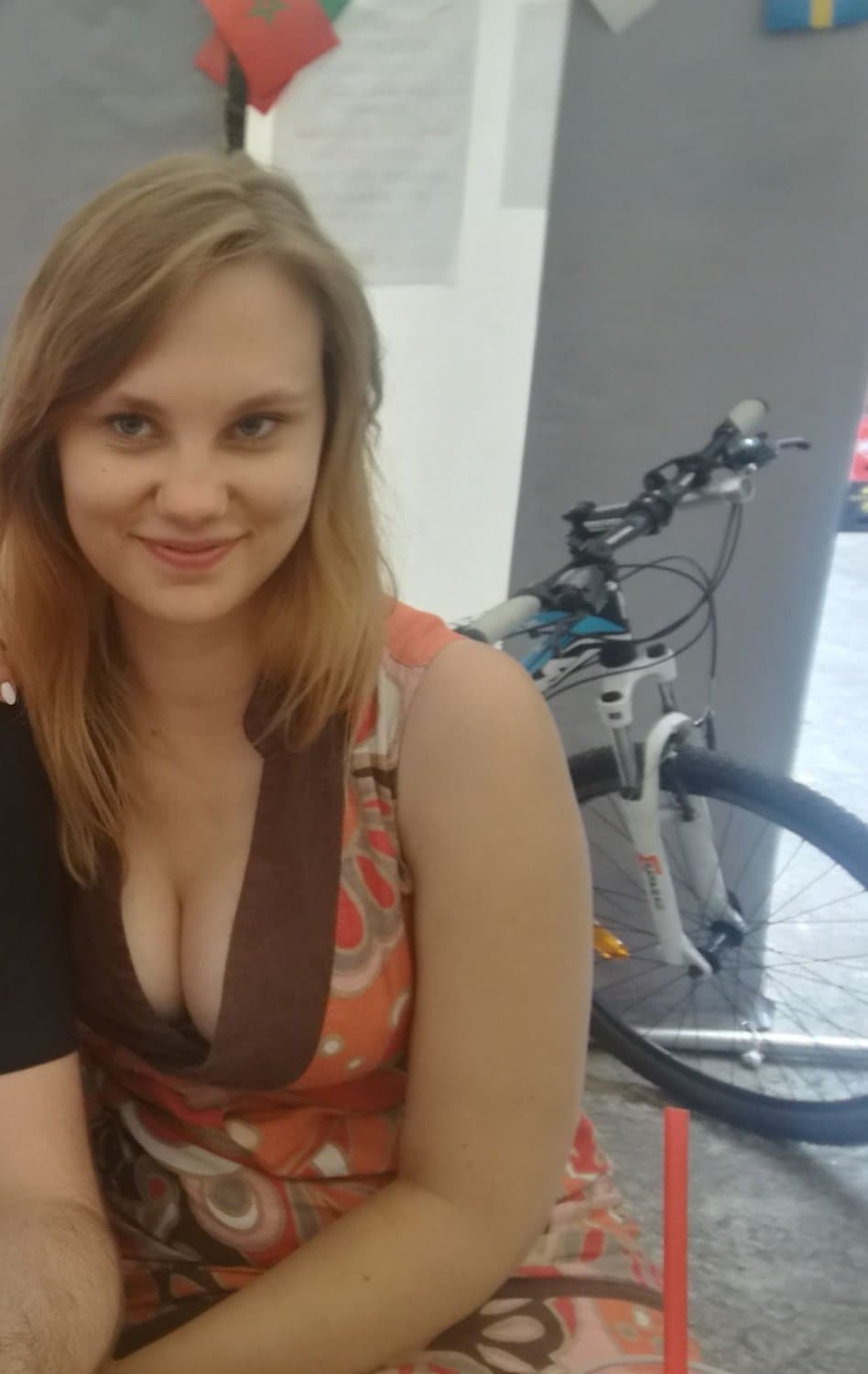 Cute foreigner Karolinka and her bangin natural curves! ?