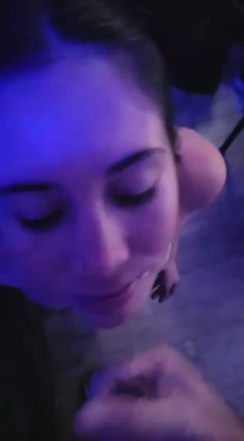 Clara Preisz, escort peteando y recibiendo lechita