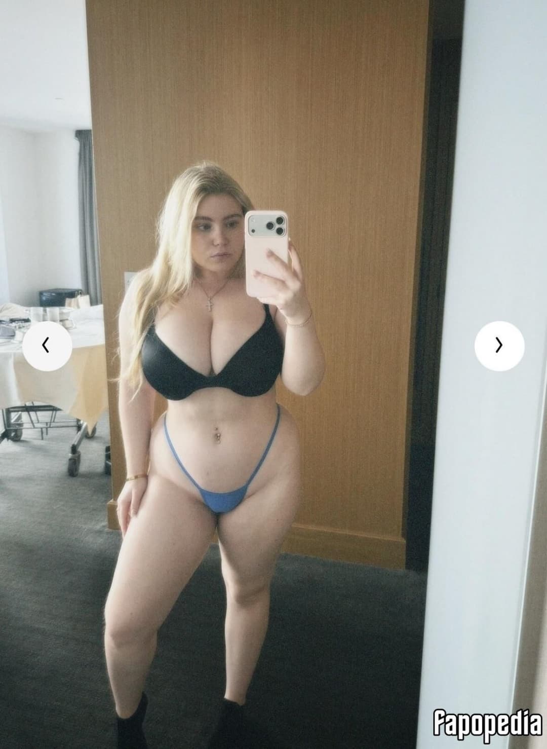 18 years old whore, blonde big tits big ass Gid bless America and her whore ass