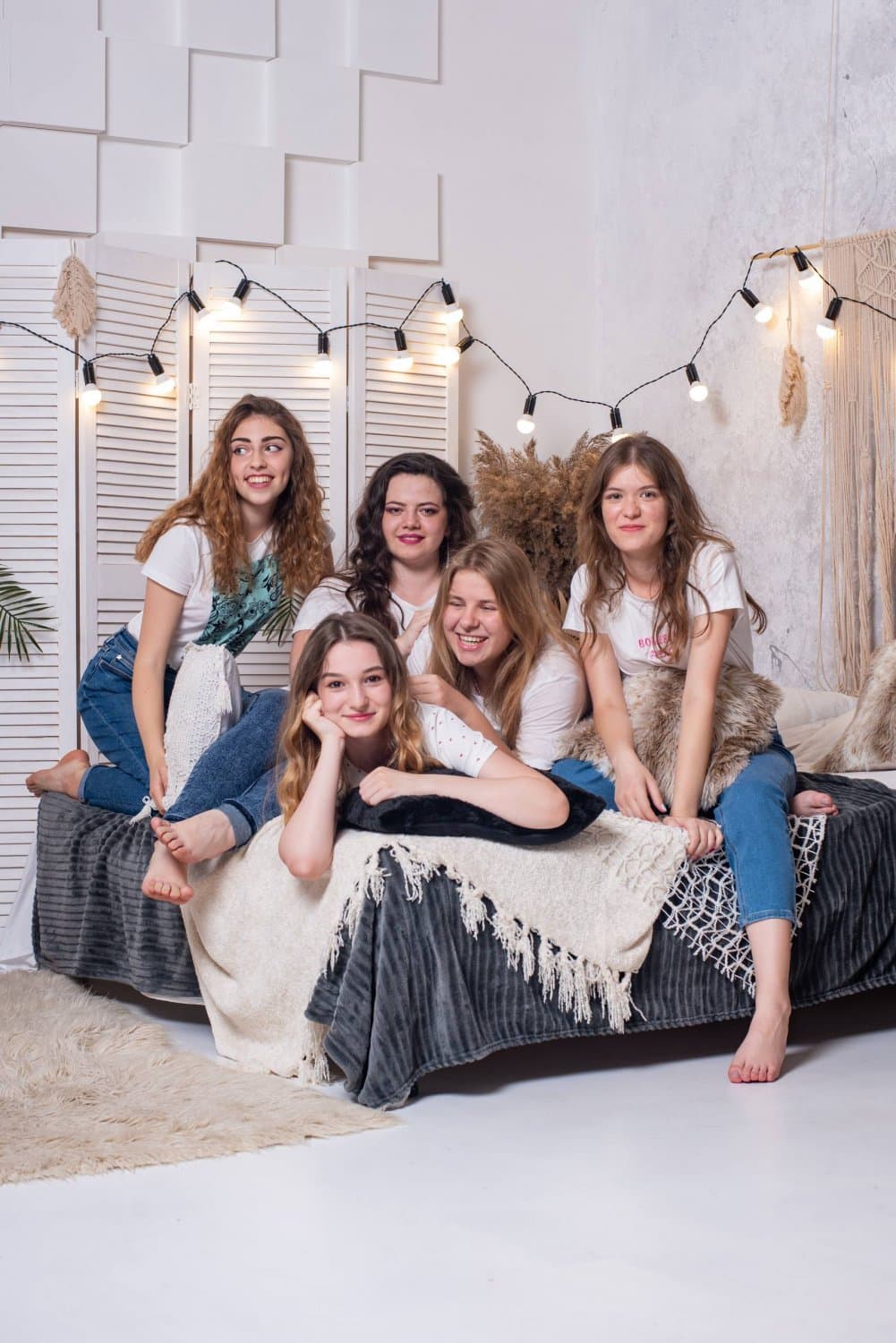 one of them anal slut. try to guess and take a prize. gape butthole cute