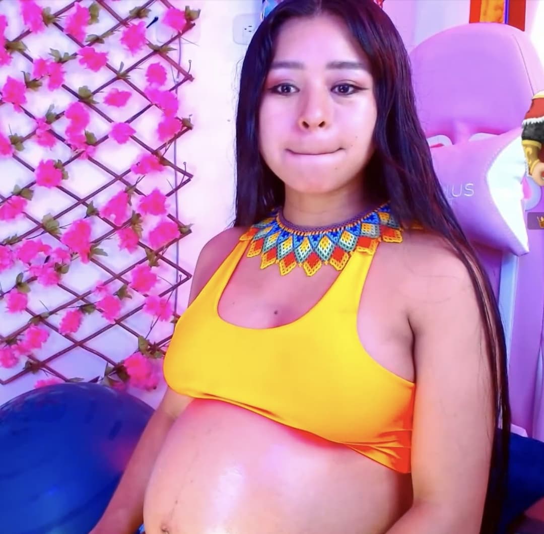 Click to view full size Pregnant Camwhores Pt. 9