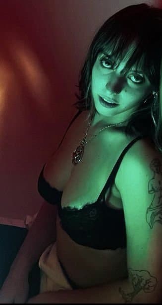 Click to view full size Twin sibling Emma has a slutty time at the beach