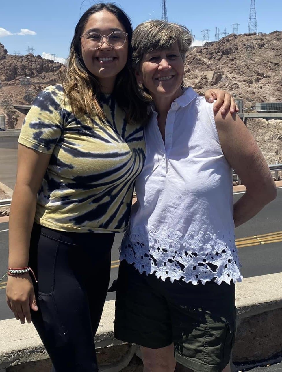 Click to view full size Big tit Latina Bella