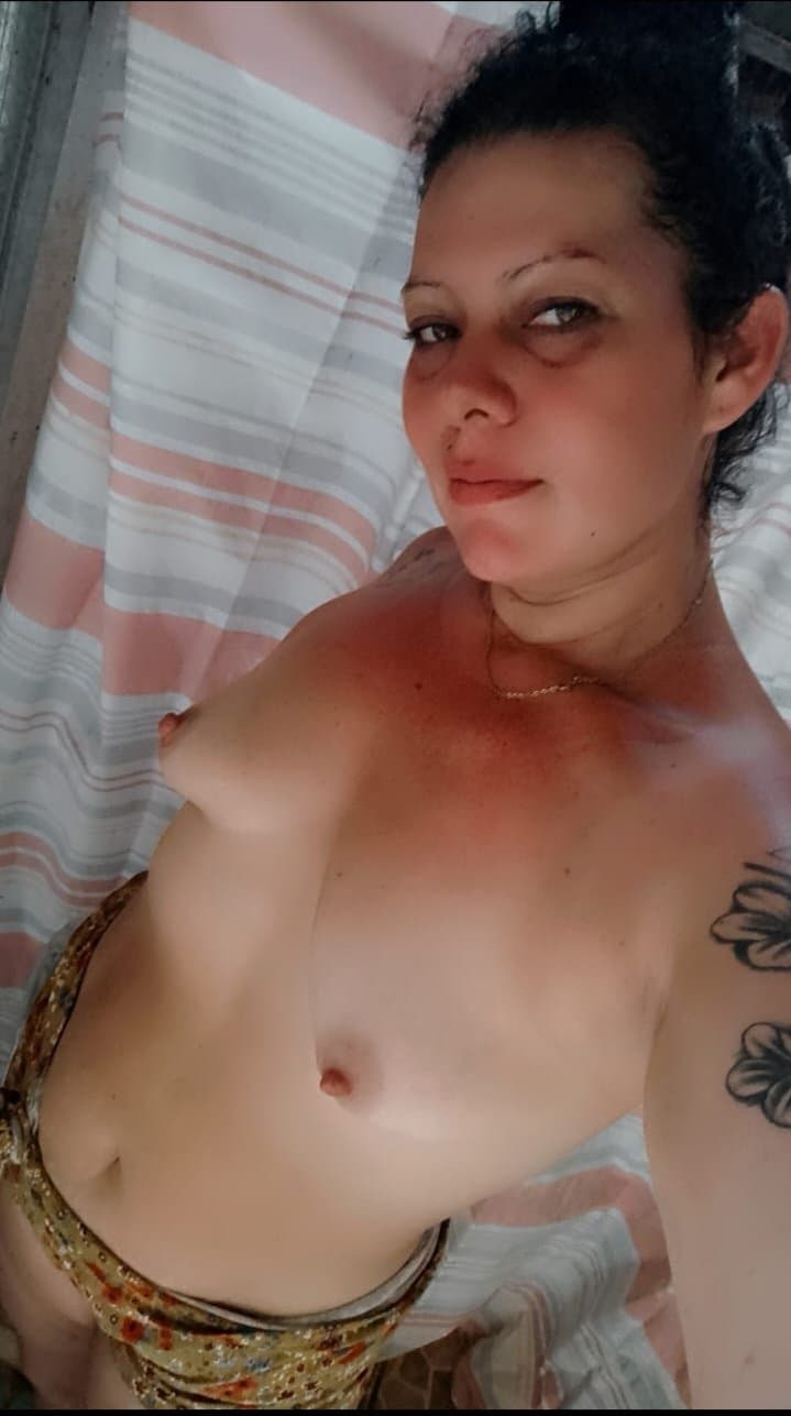 Click to view full size Esta puta me vende contenido exclusivo?maría