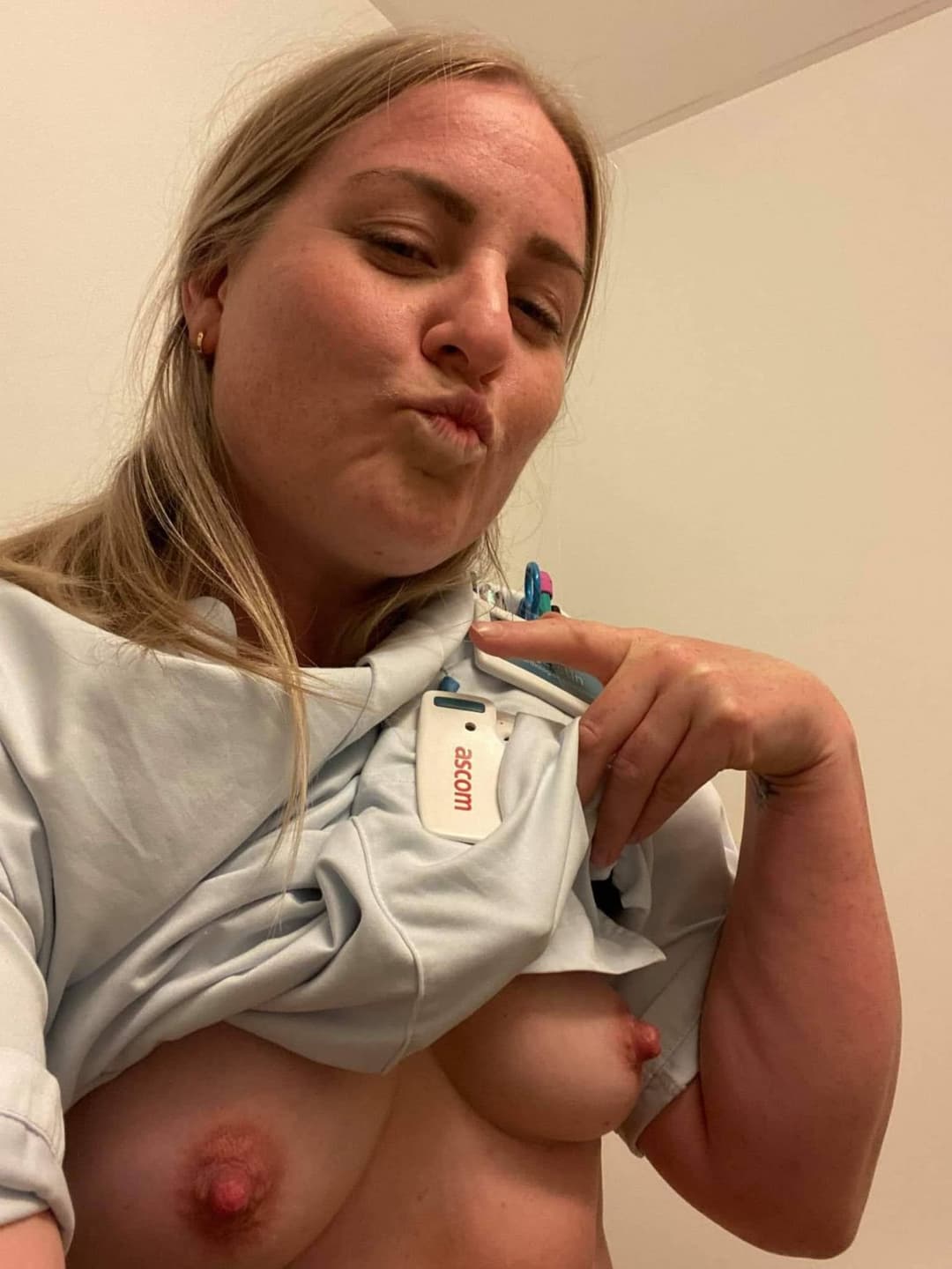 Norwegian nurse flashing at work