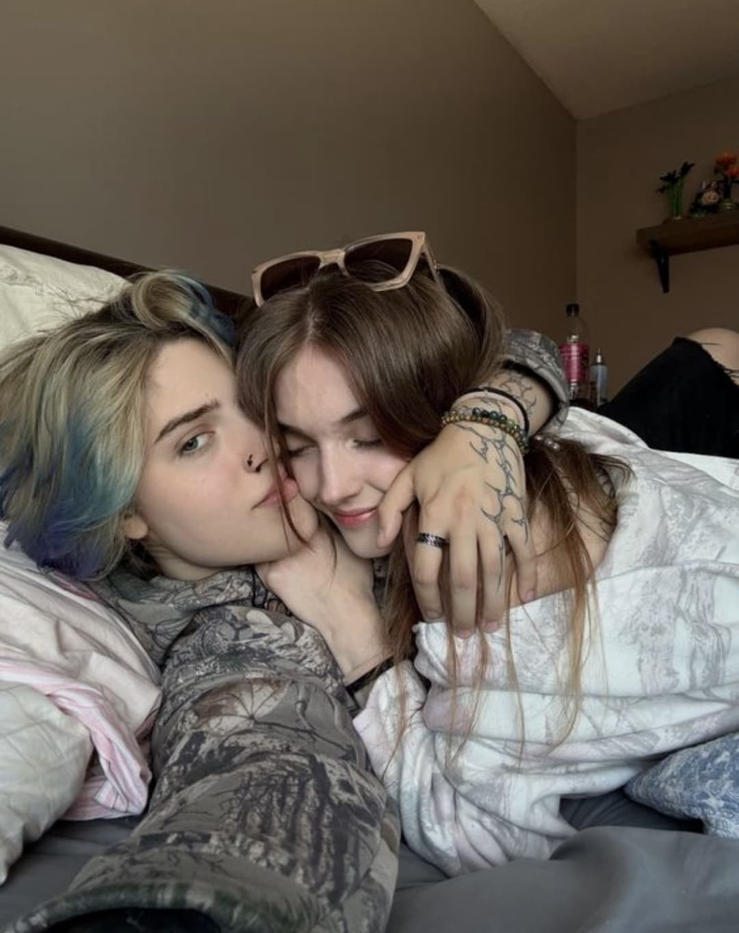 Help me find there vids of them camming plzzzz!!!!!! ‘Butch wulf’