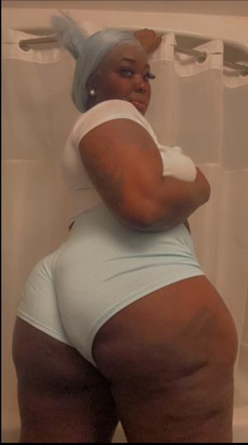 A 304 from around the way,she loves the taste of nut and loves for tities to be sprayed with cum