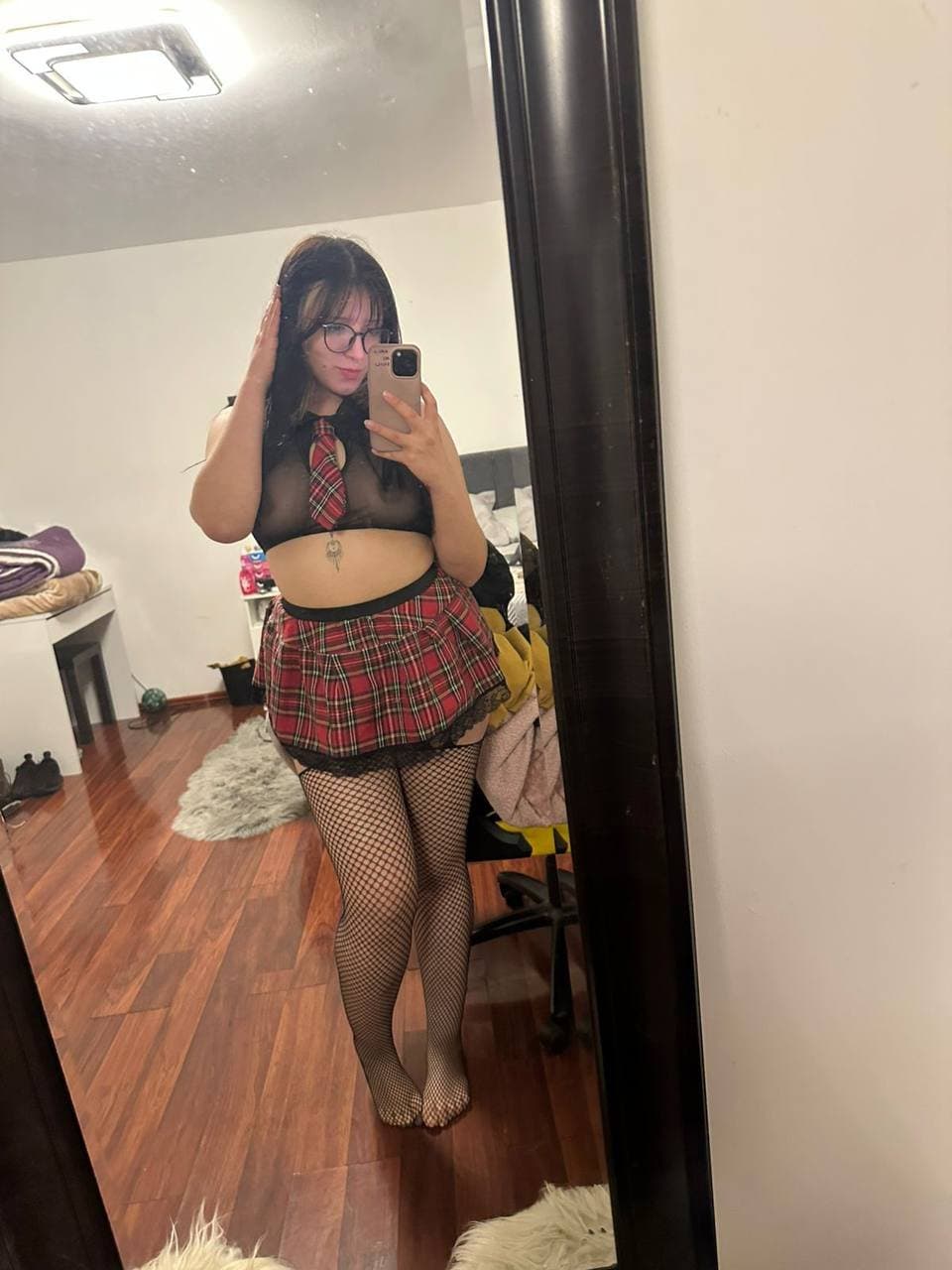 Click to view full size New Toy, likes to pose