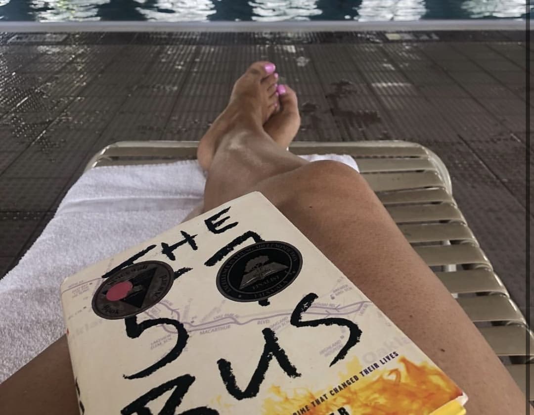 Milf with pretty feet and big melons