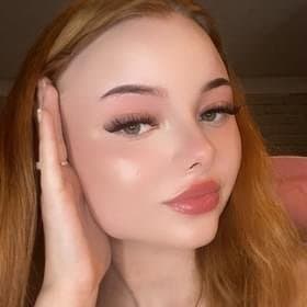 [repost] Lets show Emily from the UK a little more love with a repost, lets appreciate her fine ass