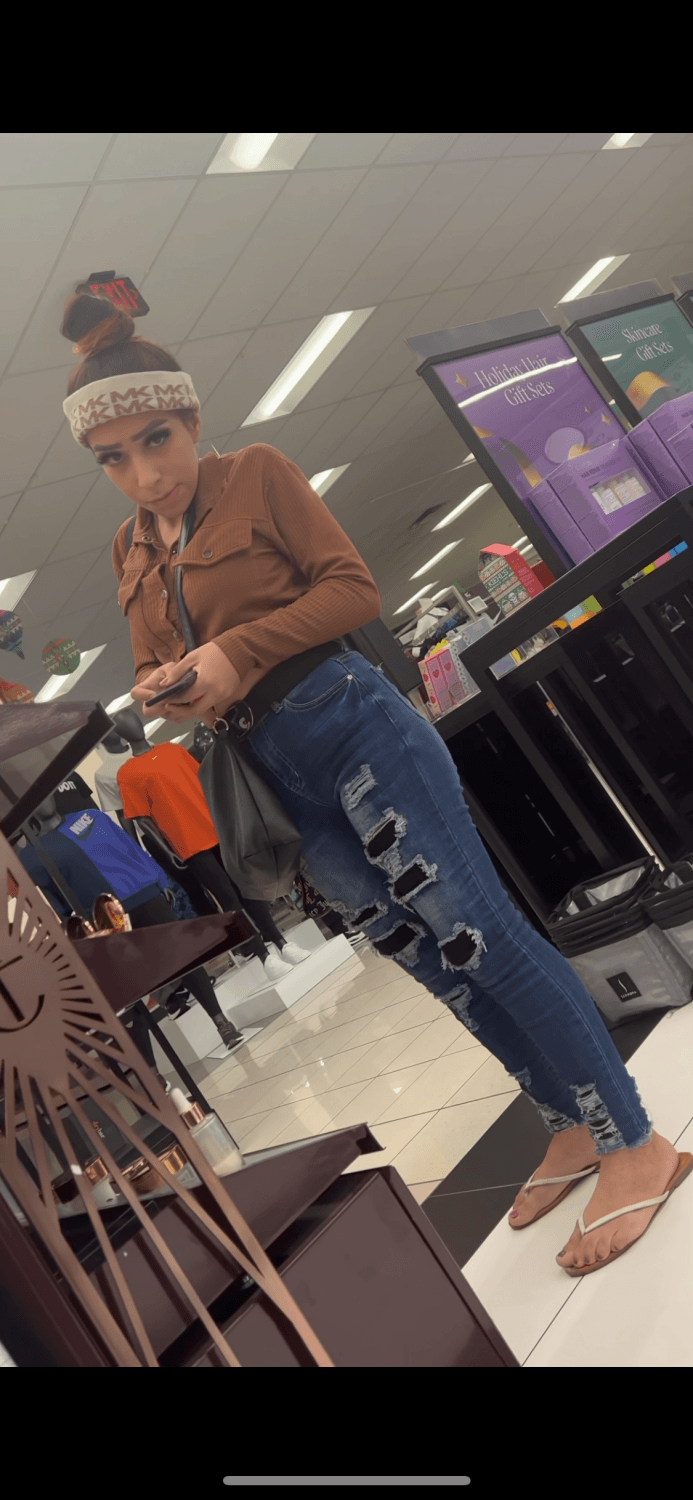 Candid busty shoplifting Latina with perfect feet and body