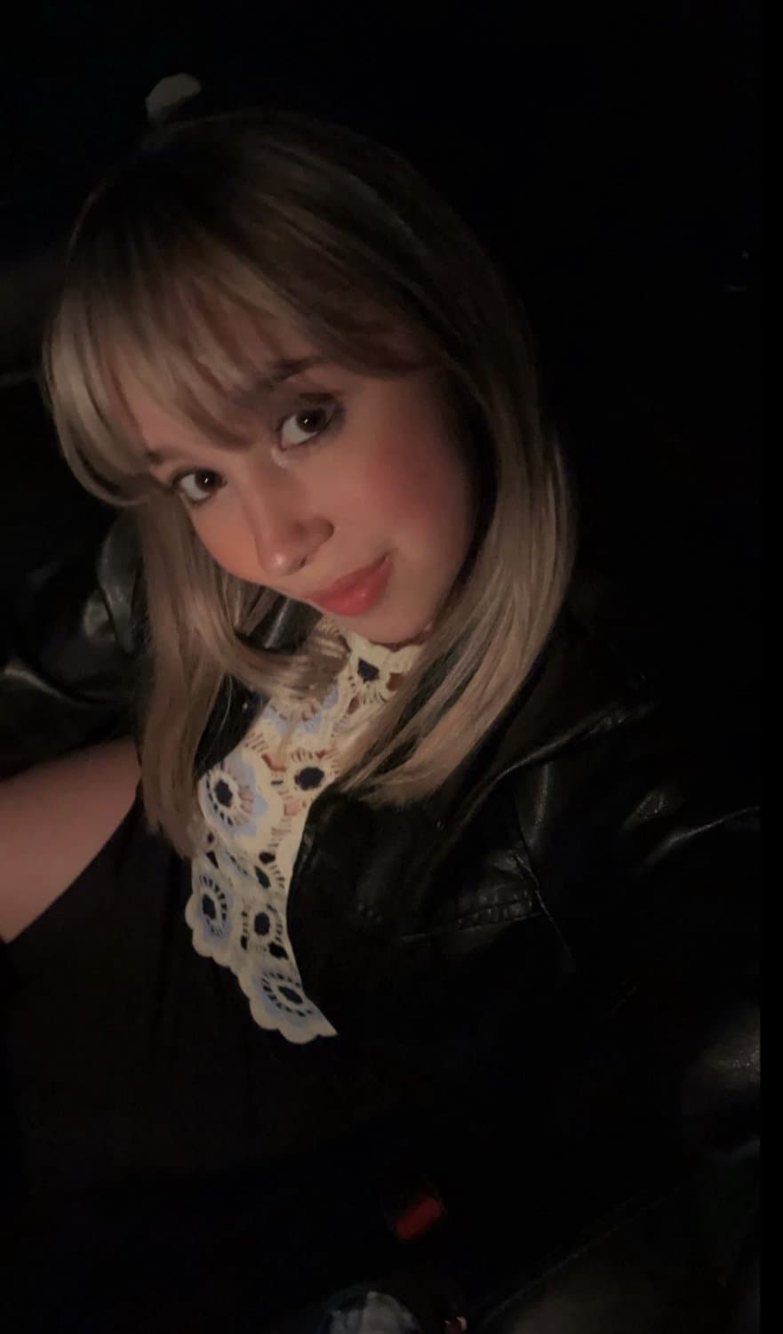 Slutty blonde girl Hannah loves being naked in the pool