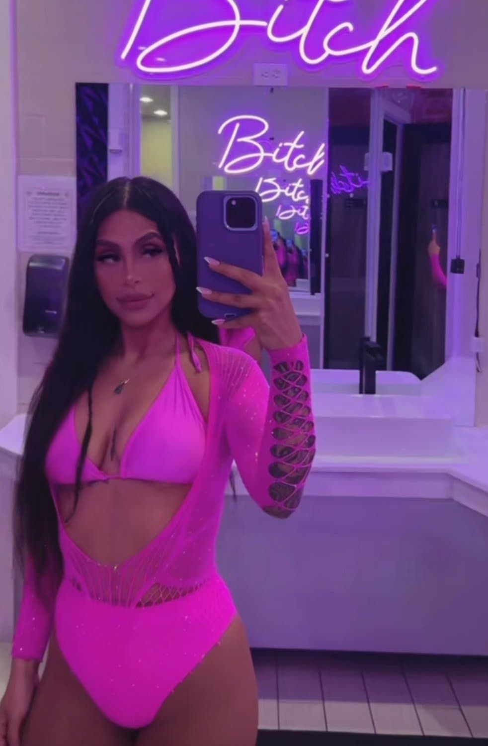 Sexy Latina MILF, Pregnant, Feet, Fit, Comments Welcomed.