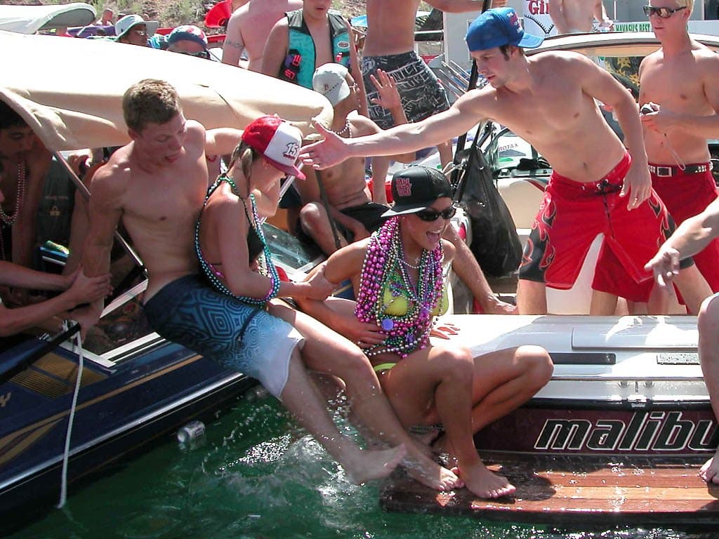 Click to view full size Unknown Hottie, Lake Havasu Memorial Day Weekend 2003 Pt. 2