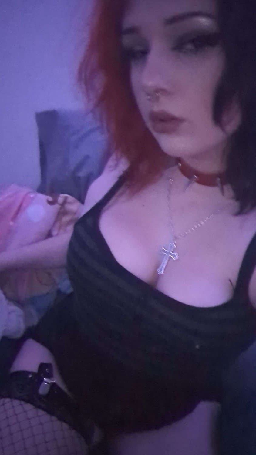 Sexy goth egirl from Discord p2
