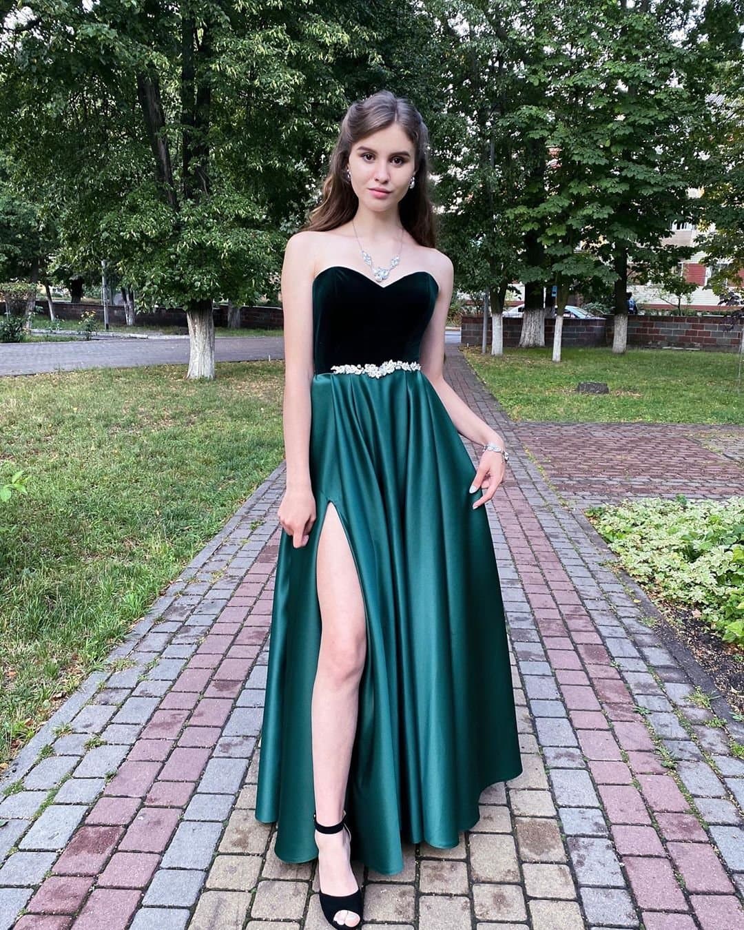 Sexy high heel slut. Hot feet