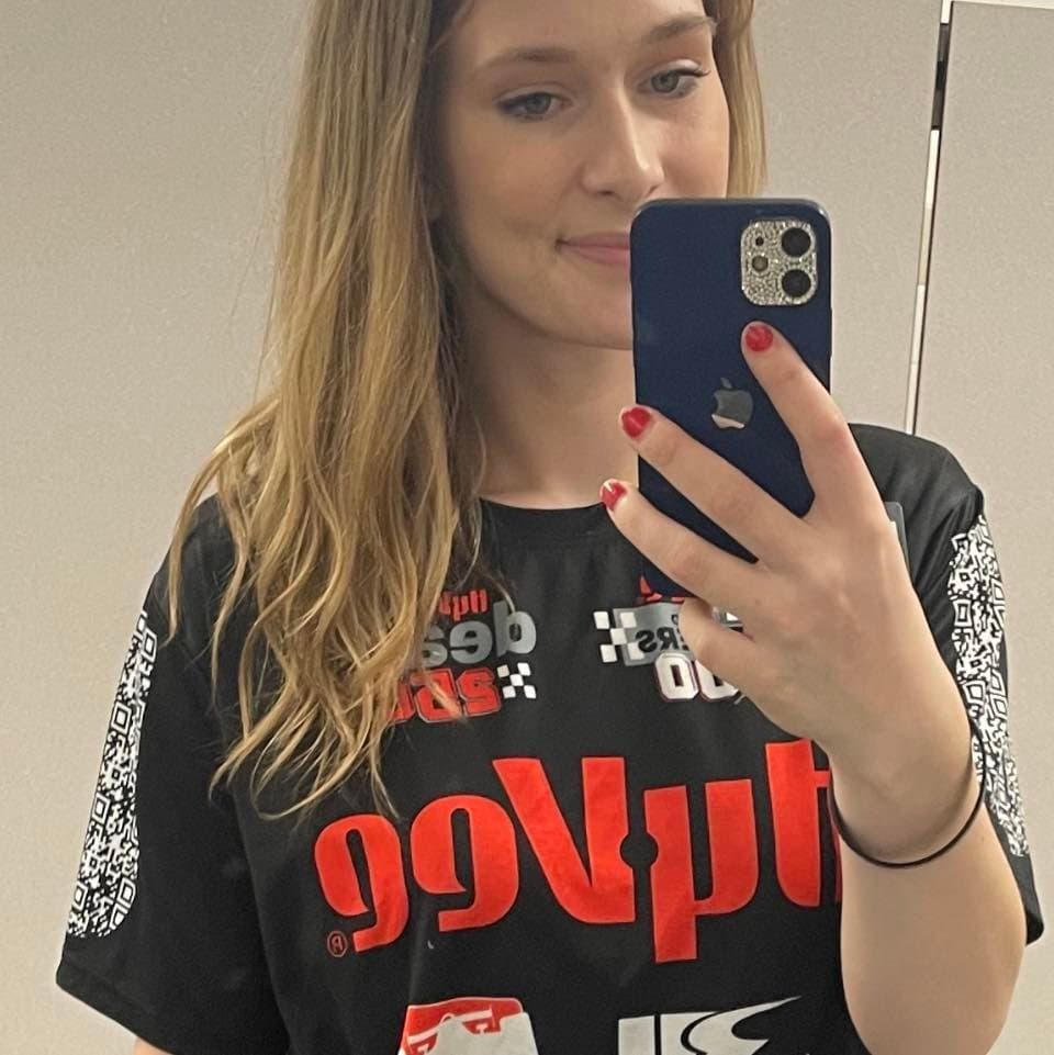 Hipster punkrock tatted Mom is a Whore sucks cock