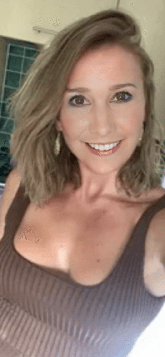 Sexy wife gets both her holes fucked