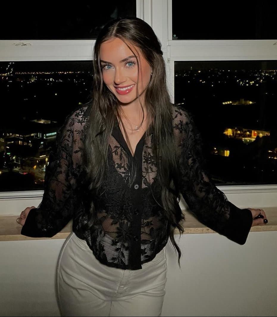 Fine ass snowbunny fucked up and slutted out by the whole Gang