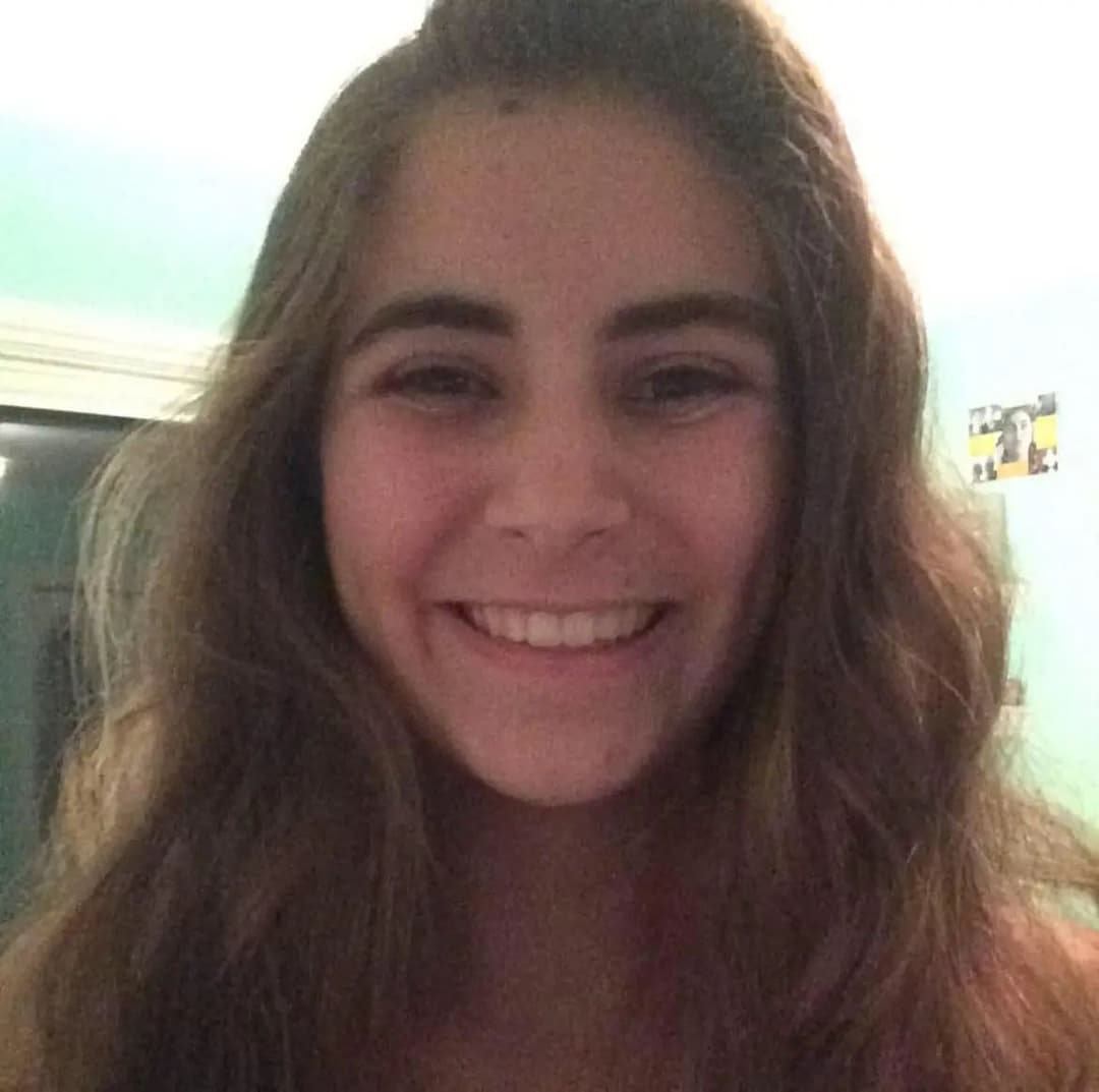 Irl Madisen’s sexy brunette sister Julia has a face begging for cum. +AI. Backup acc in case, dm/kik