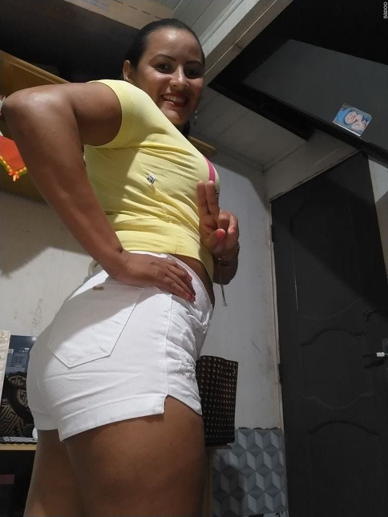 Padrão da coroa Paraense, baixinha, morena e rabuda