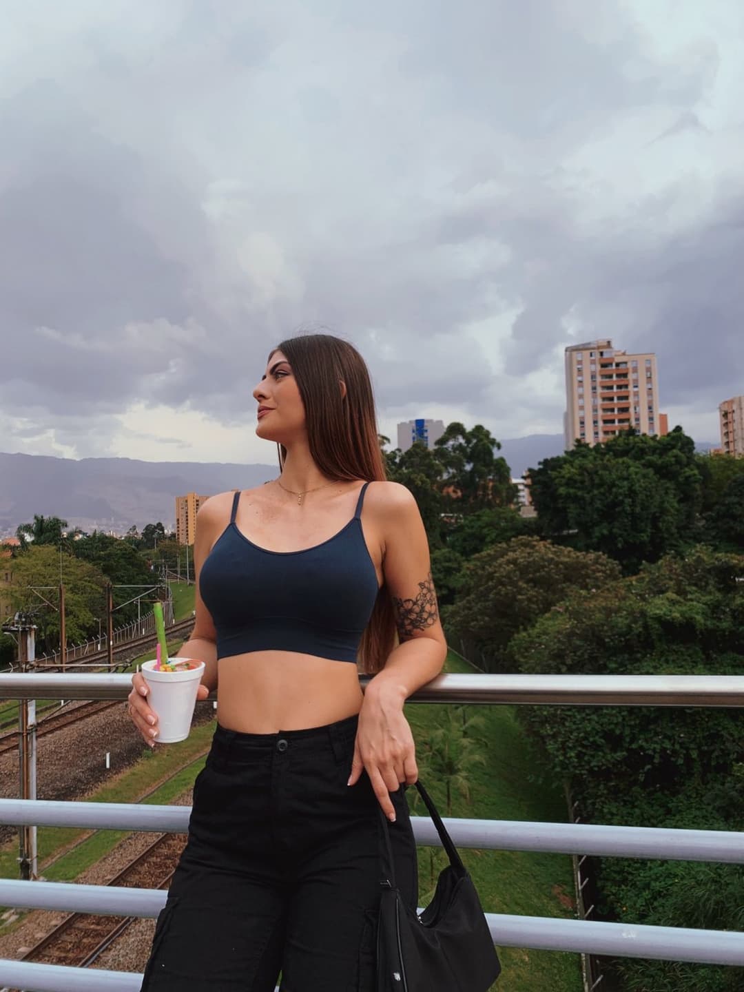 Supermodel goddess drinks sperm from 100 men