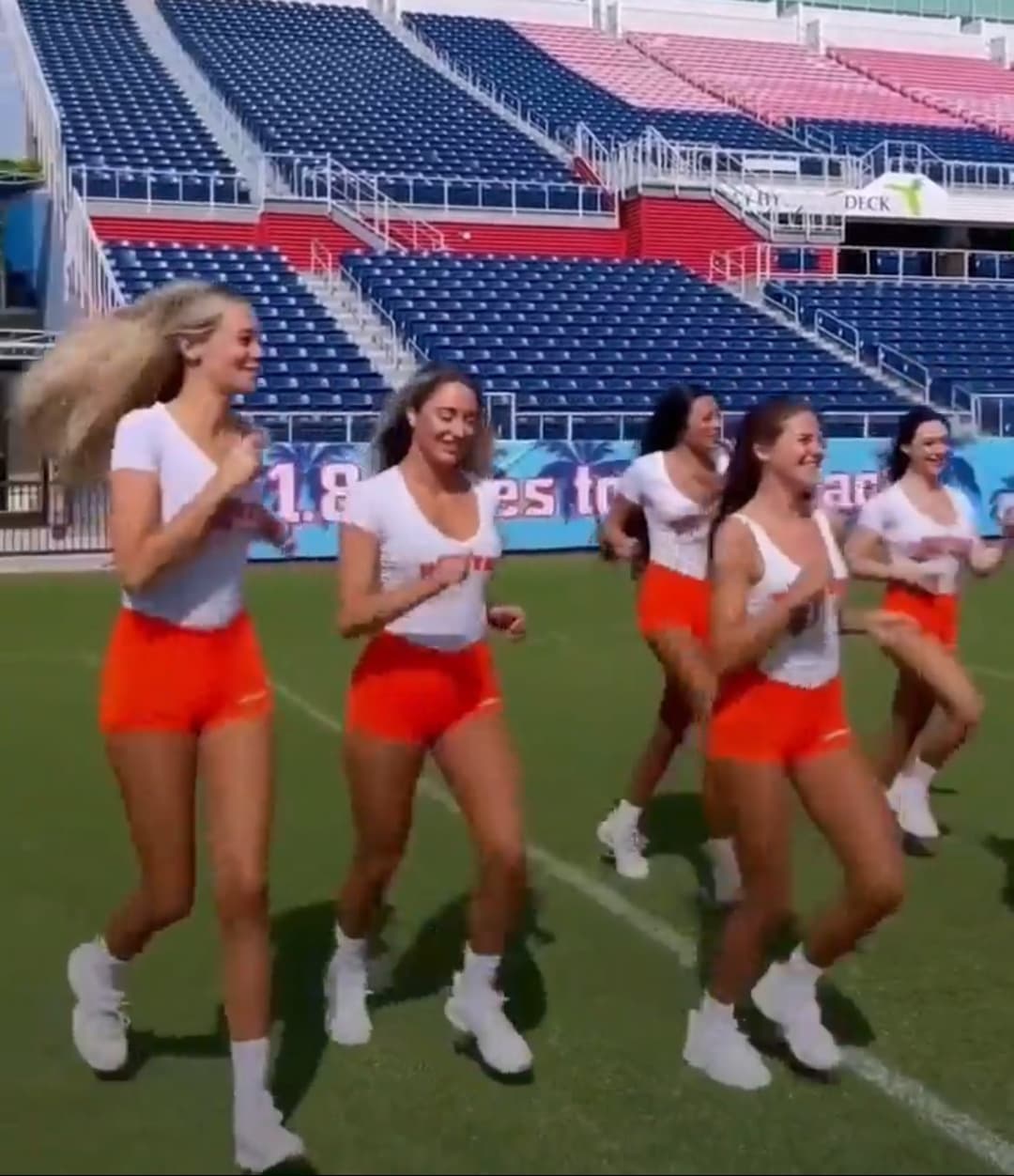 NFL playoffs: Team Hooters ?