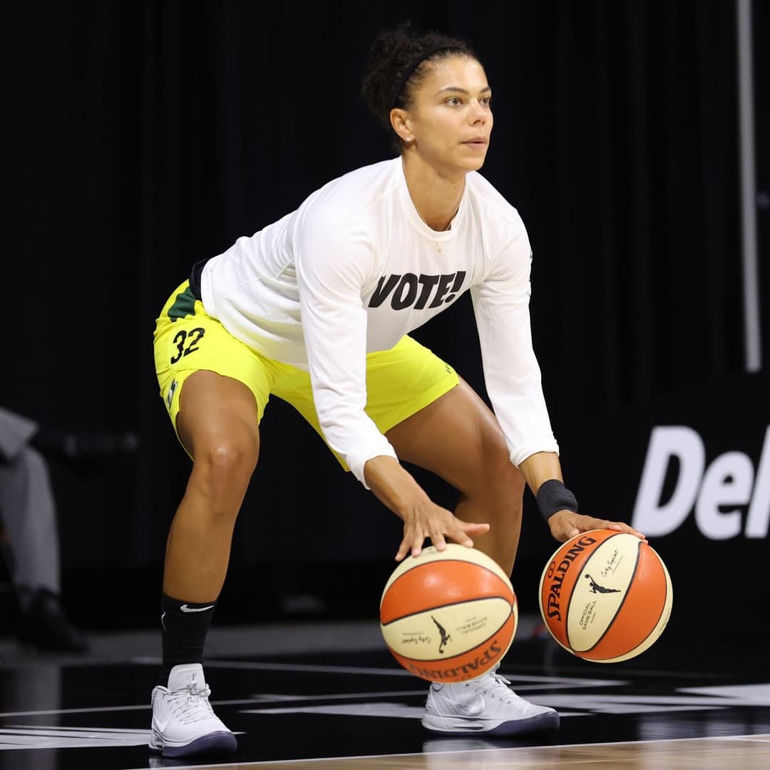 Basketball Ebony with Bbc