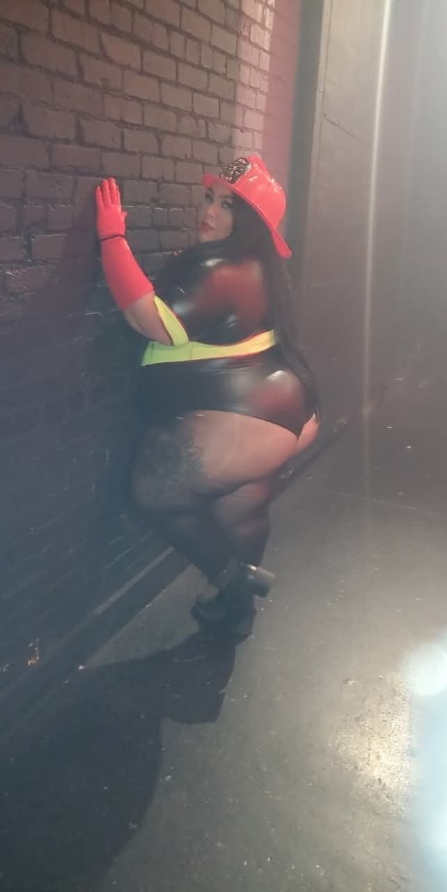 MASSIVE HUGE THICK BIG OLE BOOTY ASS SSBBW LATINA
