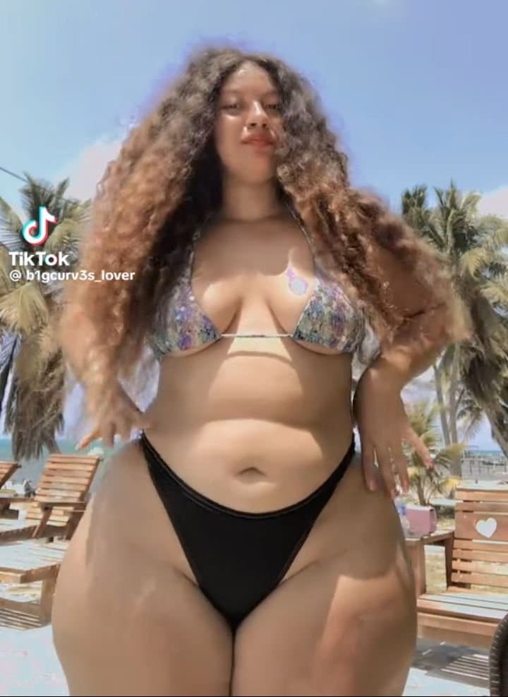 All Dat Thickness #5 WideHips Curvy w/ Curly Hair .. We Need I.D !!