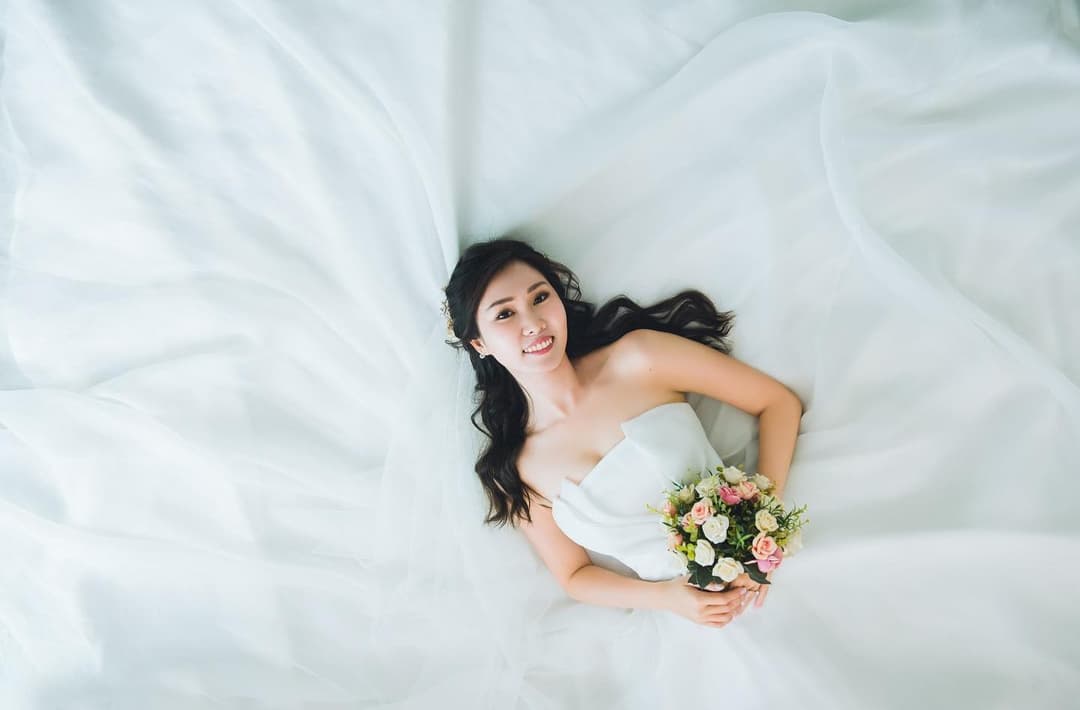 Cute Korean girlfriend Sally giving blowjob and got cum on face