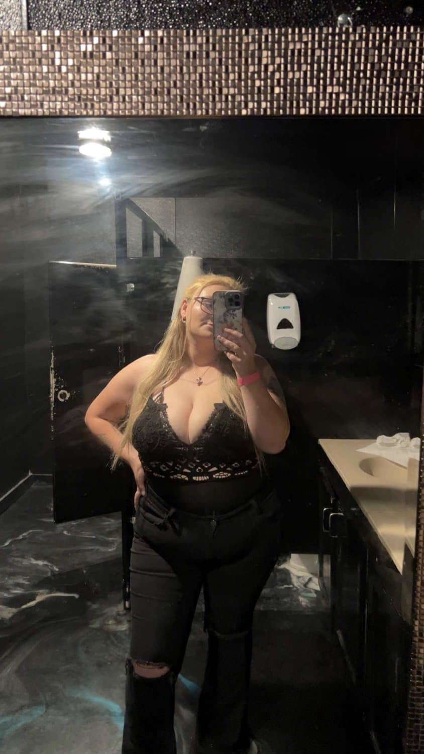 Lesbian Makeout In Bathroom