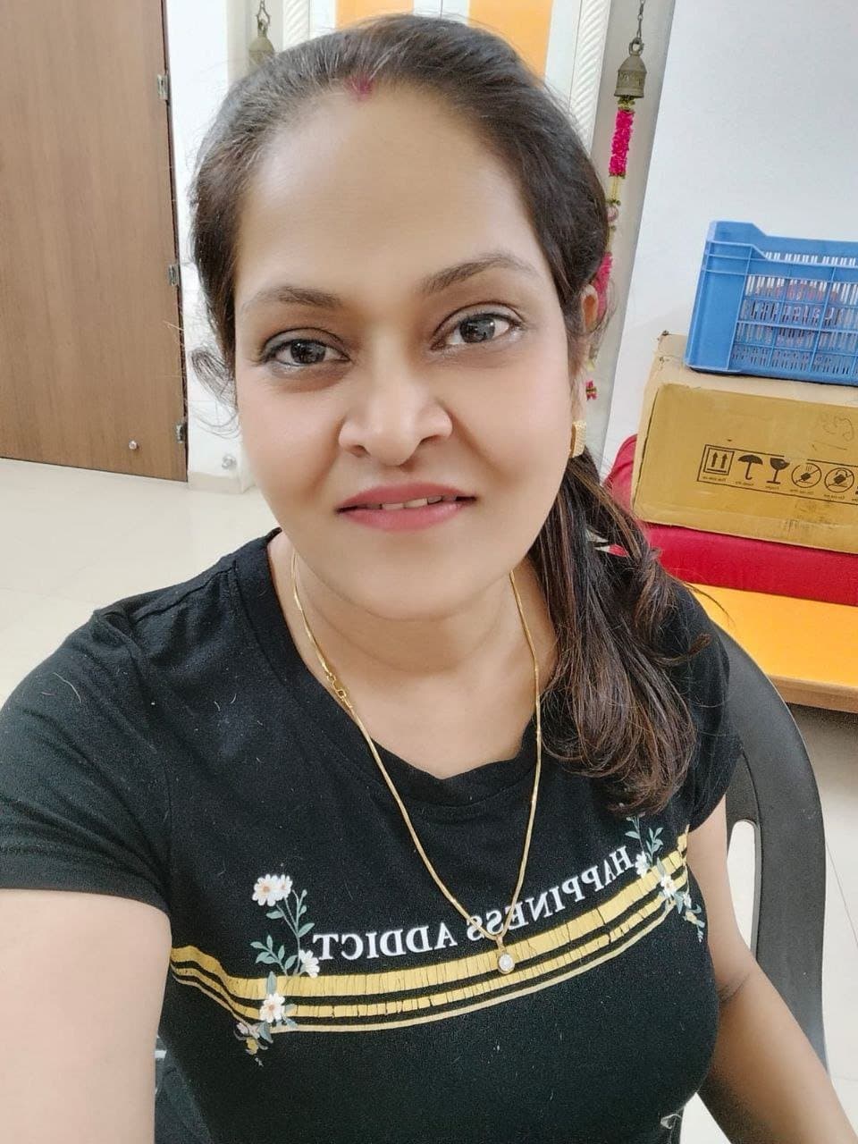 desi bhabi hot moaning curvy