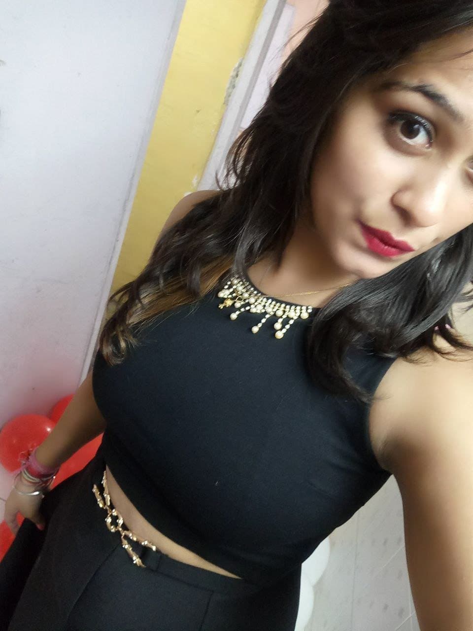 Beautiful punjabi busty babe leaked collection ??? hottest sardarni Muskan kaur randi