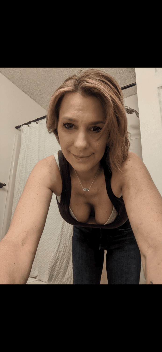 Real wife sucks multiple cocks