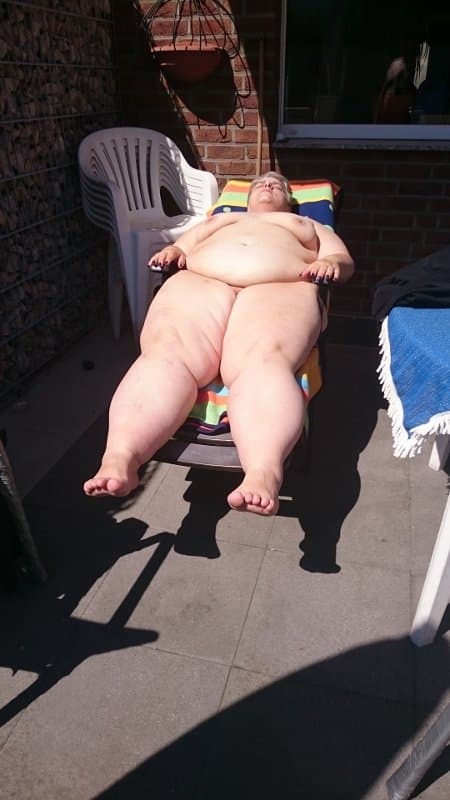 Fat german SSBBW nude in garden