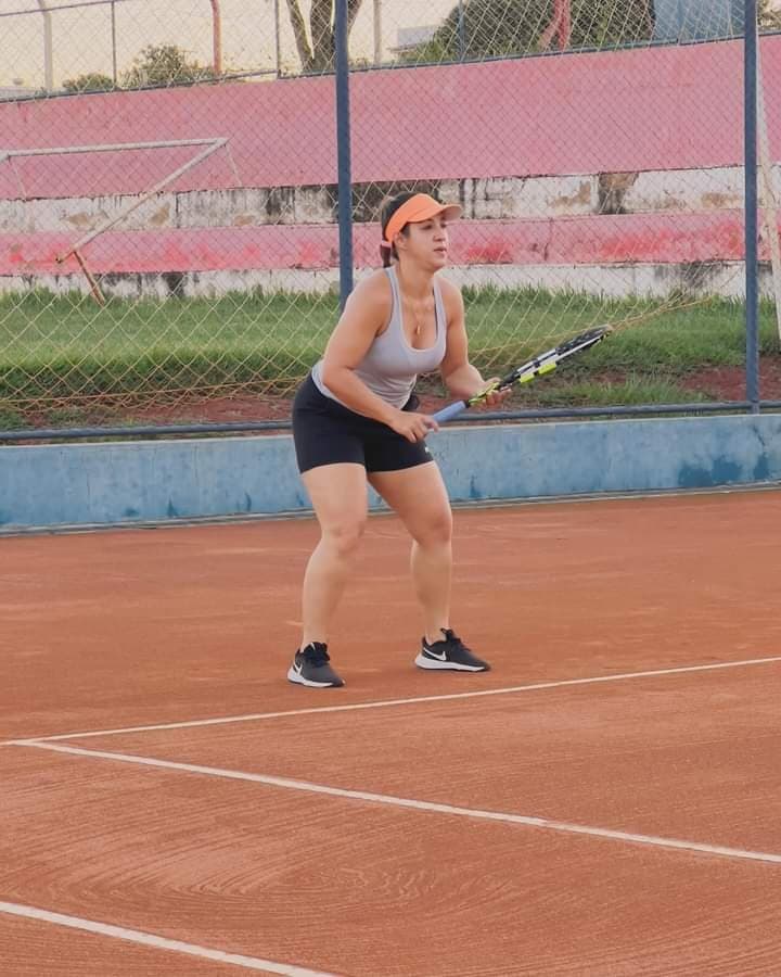 personal trainer casada deve cornear o marido ???