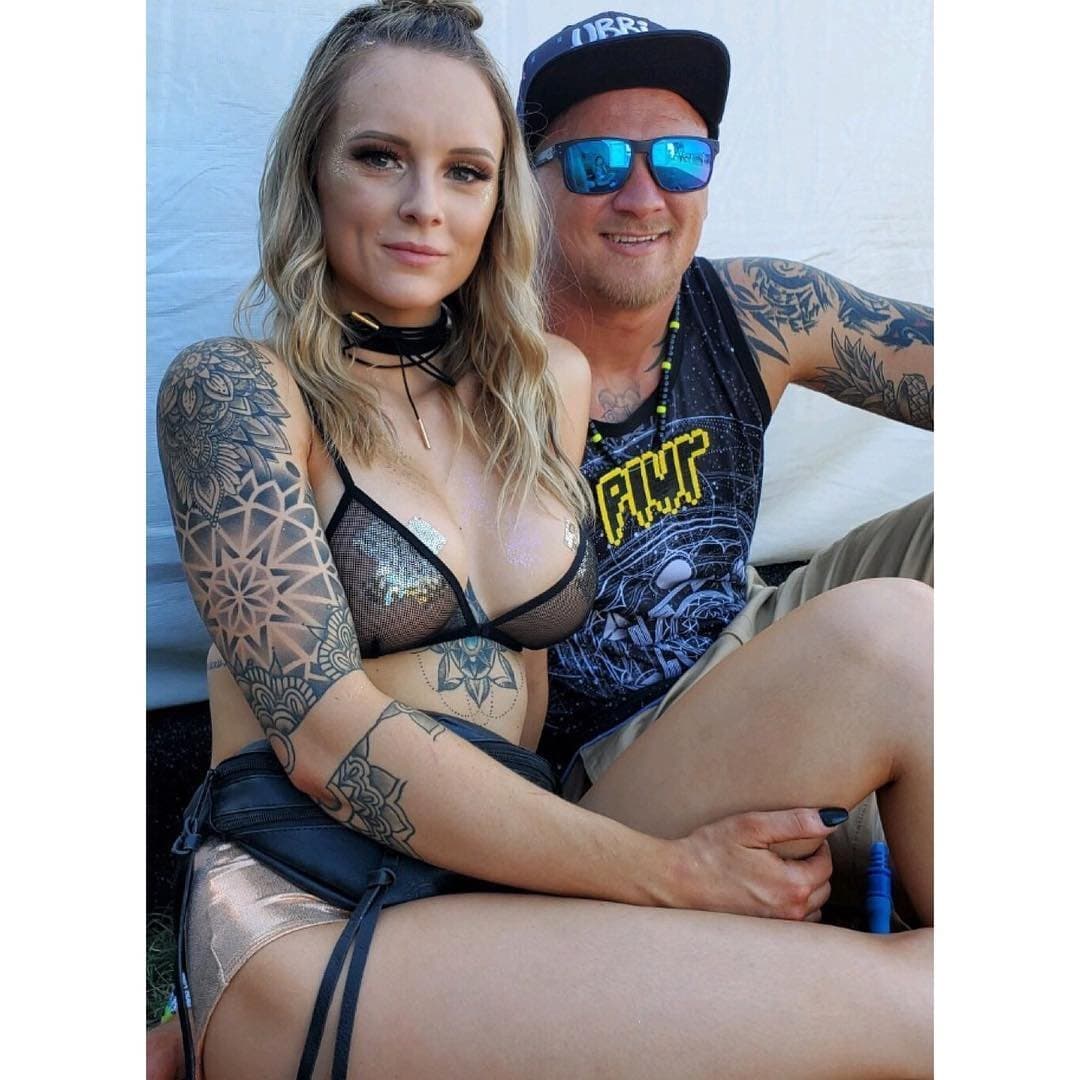 Holy FUCK BLONDE BOMBSHELL