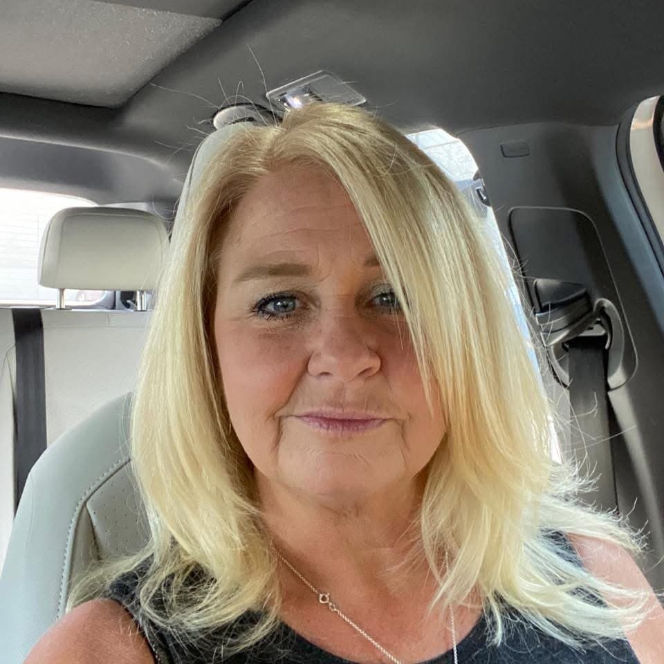 Laura’s thick ass naked body from ‘99 gets a multi view special thanks to several sources