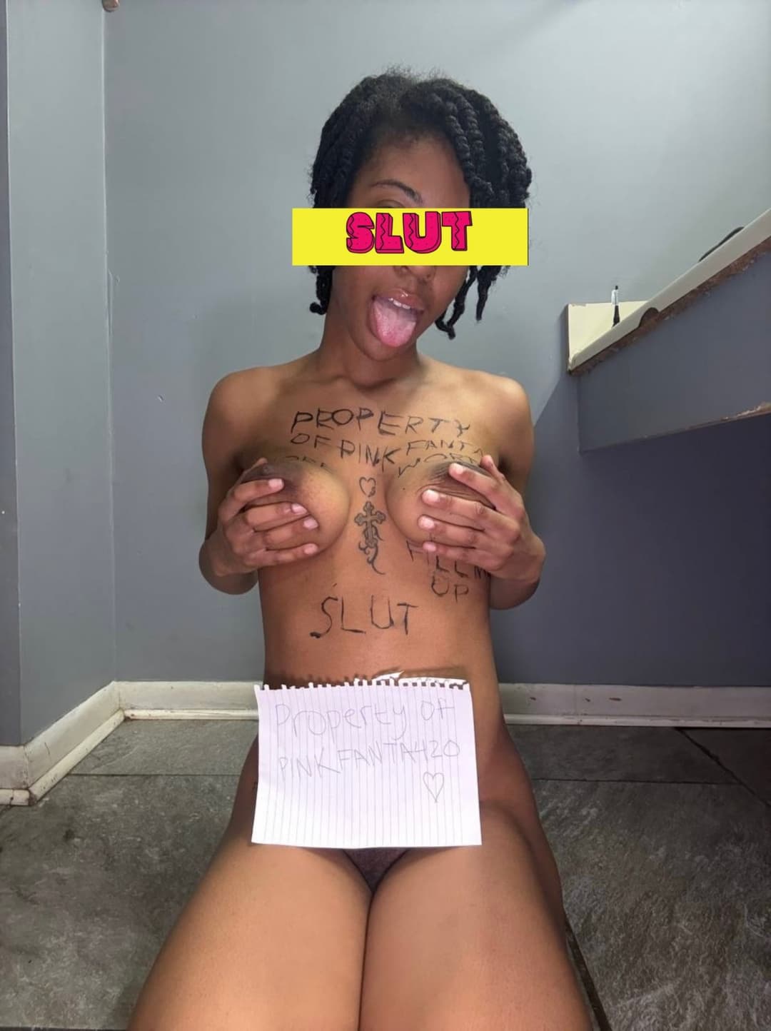 Slutty Ebony ready to drain your wallet ?? ?(link below)⬇️