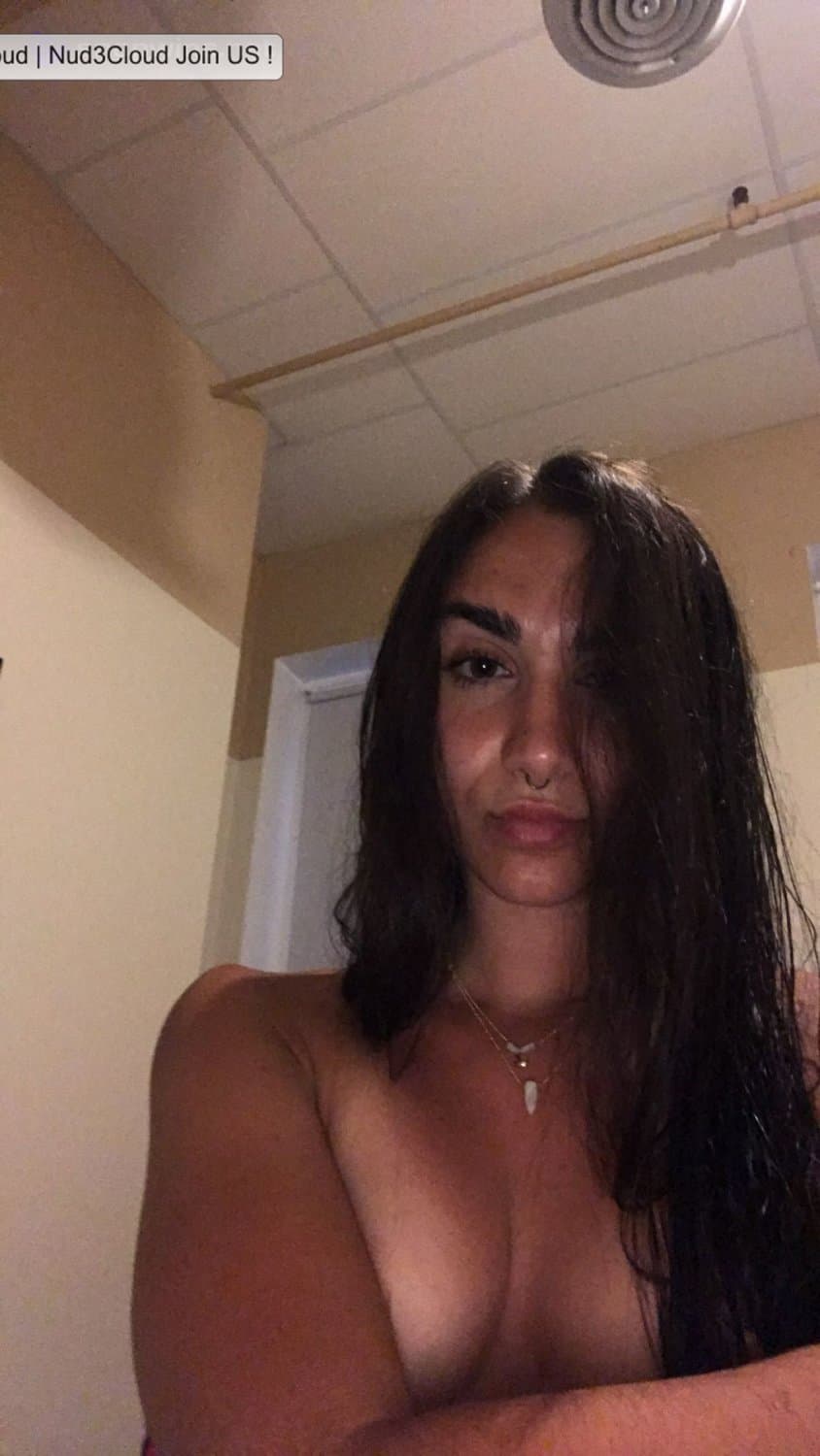 skinny nose pierced white girl leaks