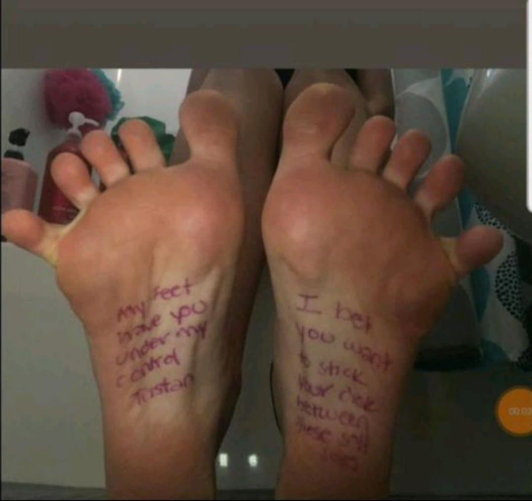 Jenn@ C@lderon Feet, Self Worship, Joi, and Footjob Sim