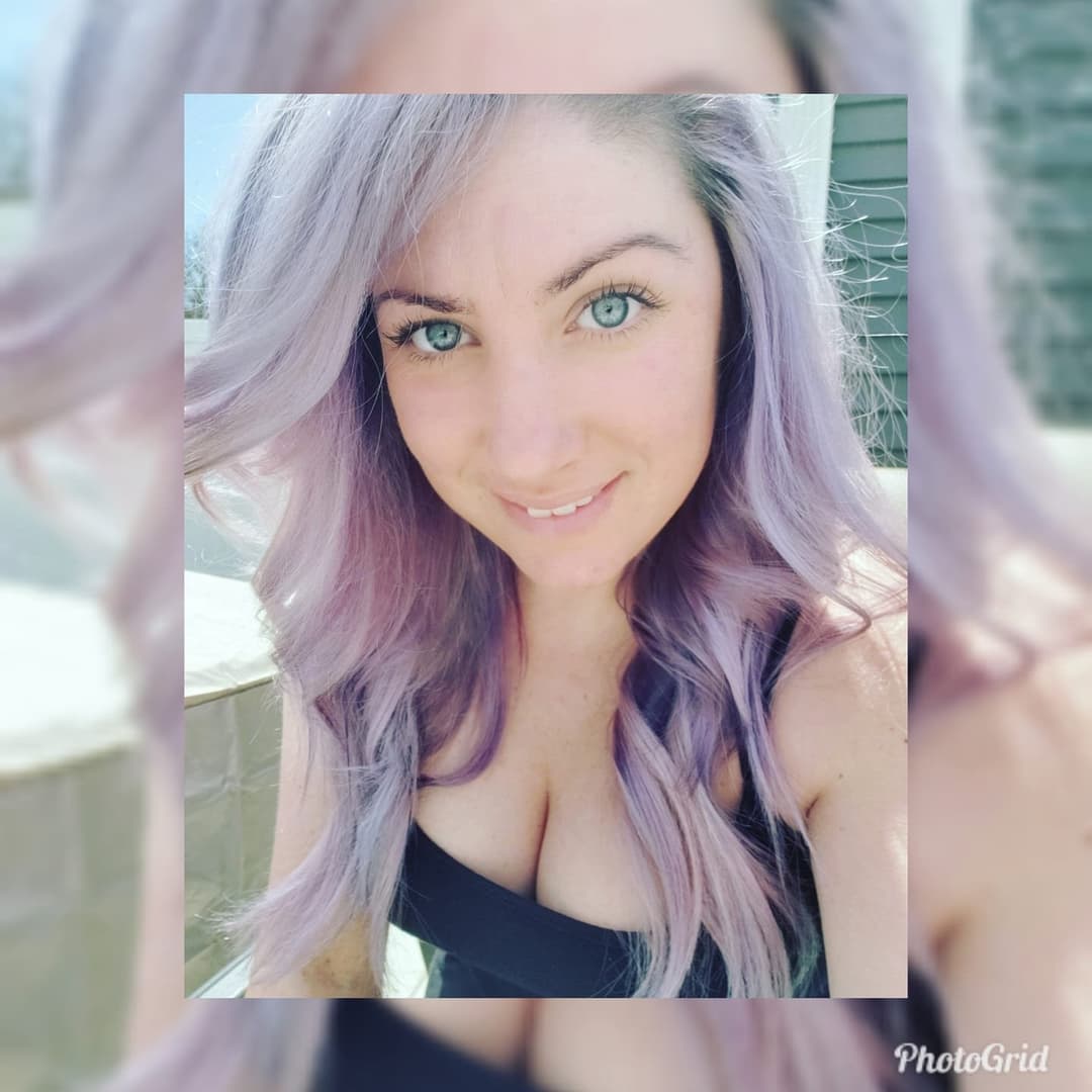 Might have forgotten their age, but definitely remembered how to show tits on ass on the G G W bus