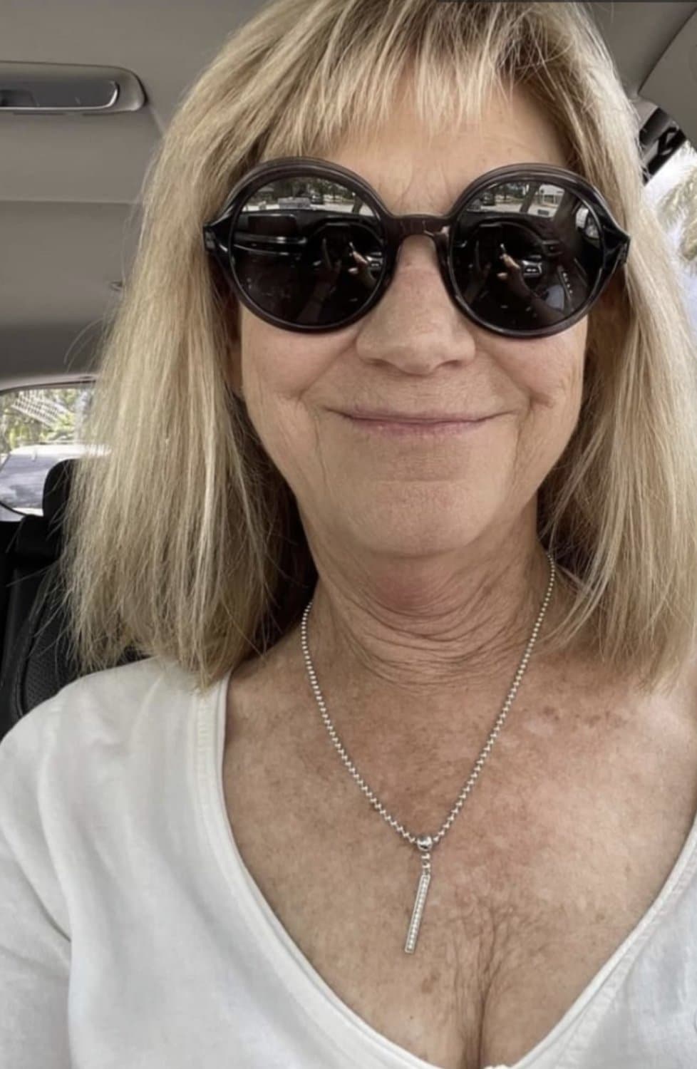 Click to view full size Mom, 62, & Daughter, 18, go cock crazy on cruise ship. Sucking bartender and getting 2 BBC