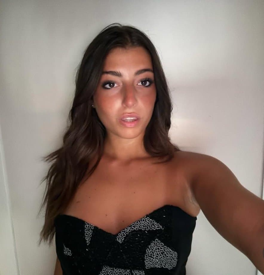 Giulia from Italy ?? IRL italian teen 19 y.o. Slut