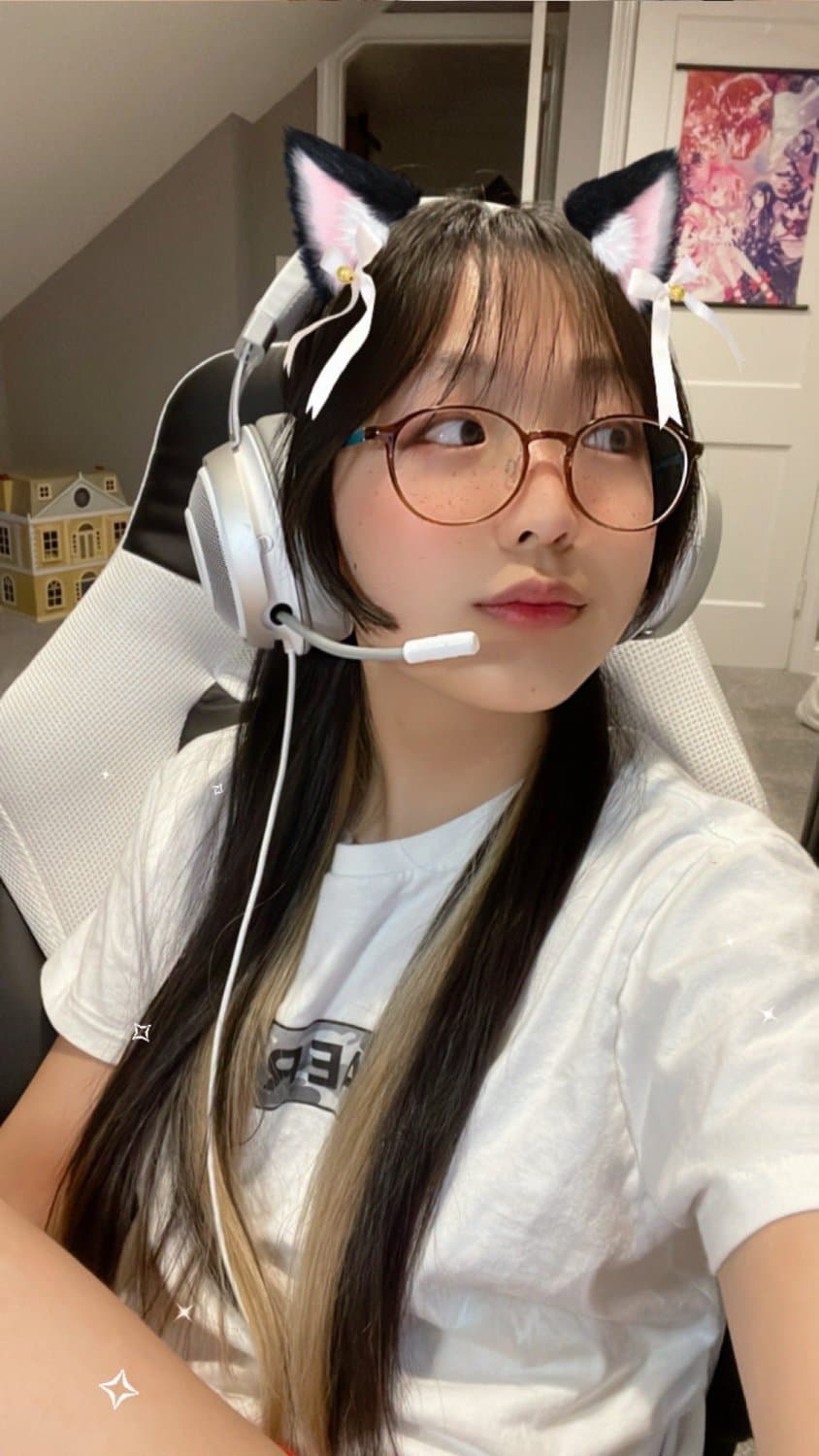 korean teen discord kitten chloe uni student