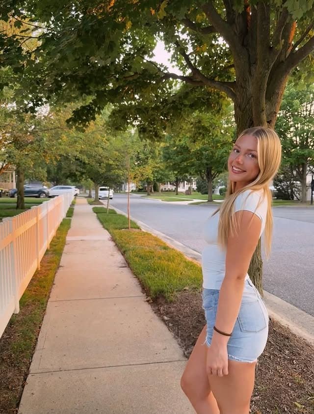 Sexy busty blonde teen Ashley